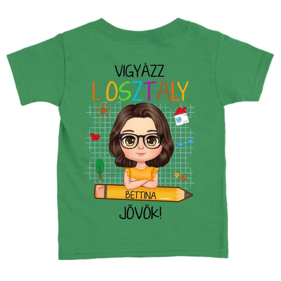 Egyedi vigyázz osztály jövök gyerek póló - lány és fiú karakterrel