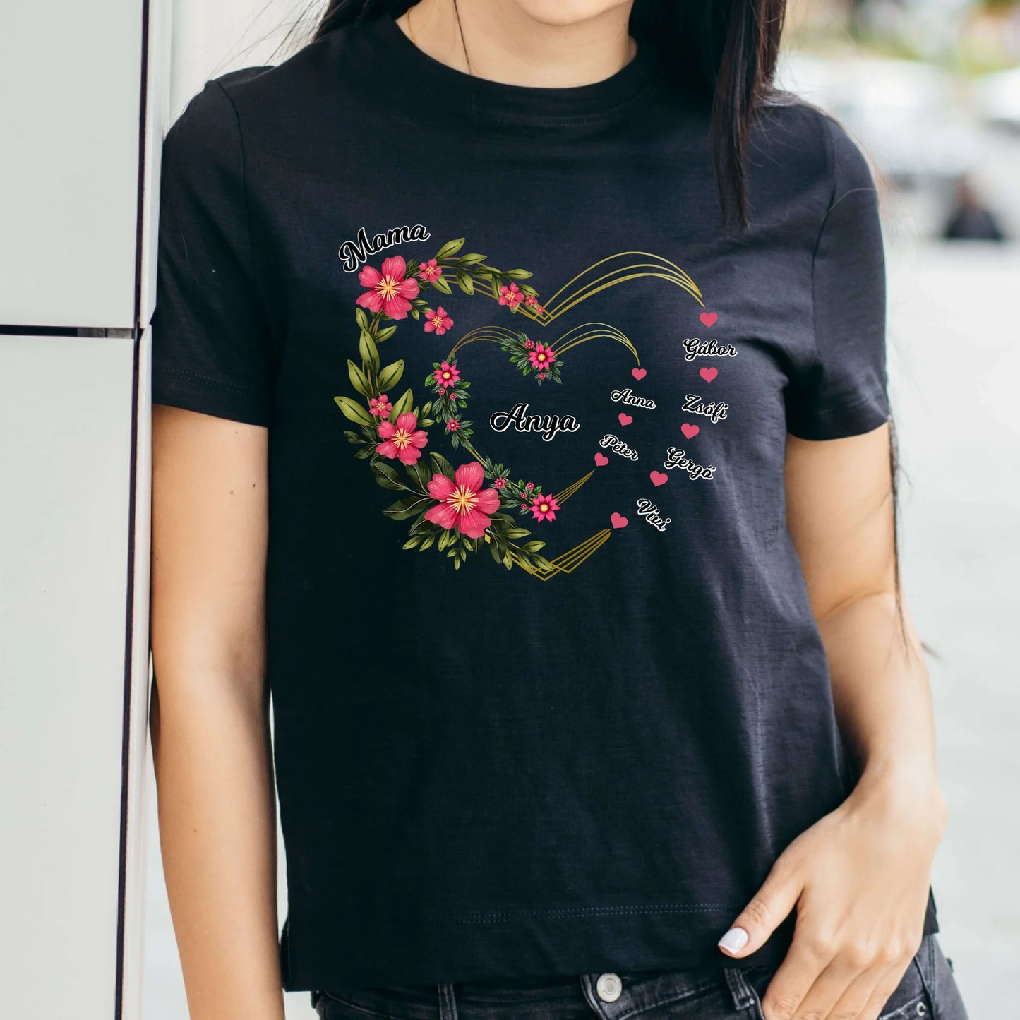 Egyedi Mama és anya virágos szíves póló - unoka és gyerek nevekkel