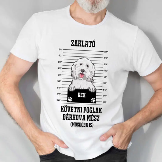 Zaklató házi kedvenc kutyával vagy macskával póló férfi, női