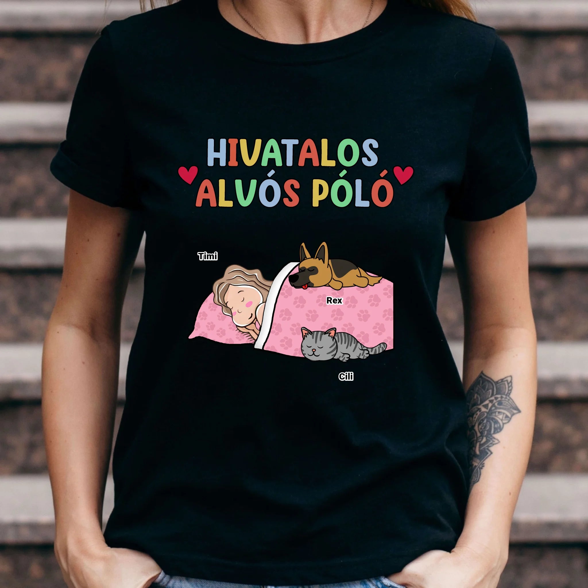 Hivatalos alvós póló egyedi gazdi és házi kedvenc macskával és kutyussal póló - női, férfi