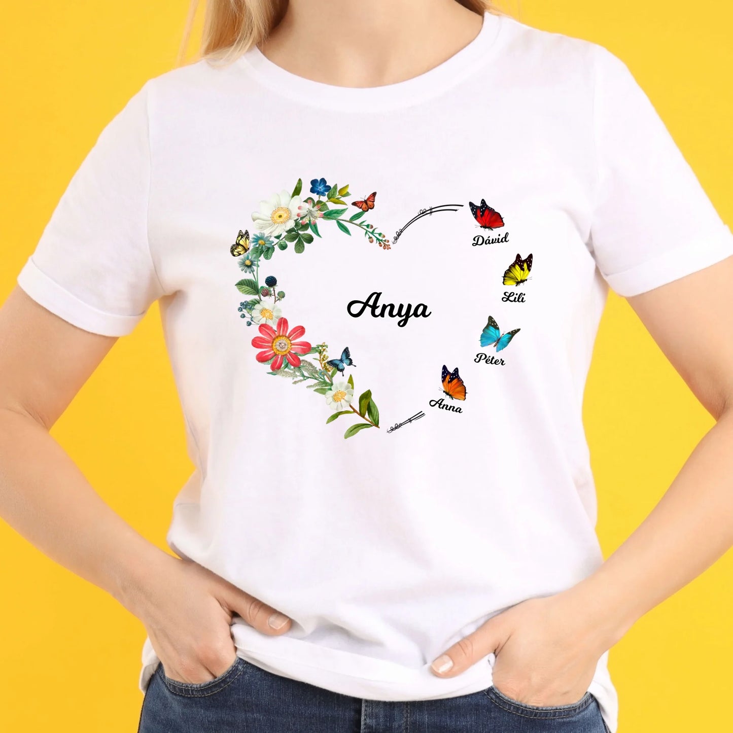 Egyedi virágos pillangós neves női póló