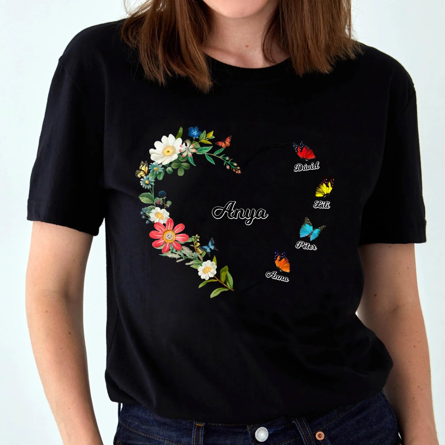 Egyedi virágos pillangós neves női póló